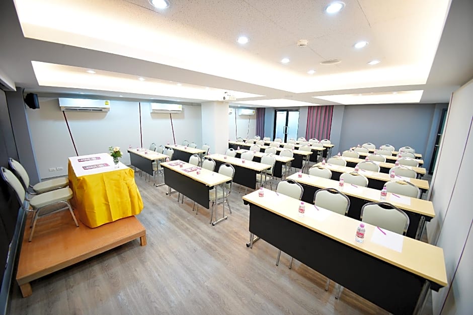 Praso @ Ratchada12 Hotel Bangkok