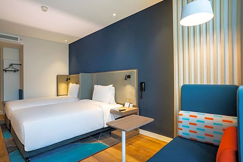 Holiday Inn Express Urumqi Station By IHG