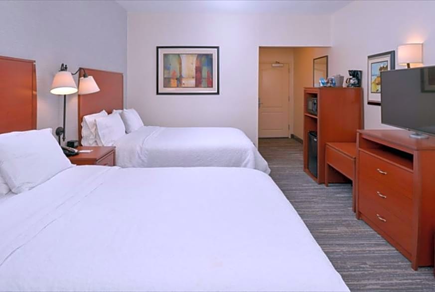 Hampton Inn and Suites Bakersfield North-Airport