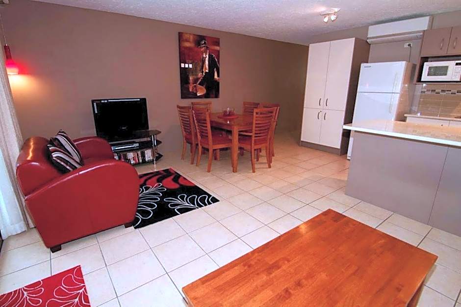 Merrima Court Holidays