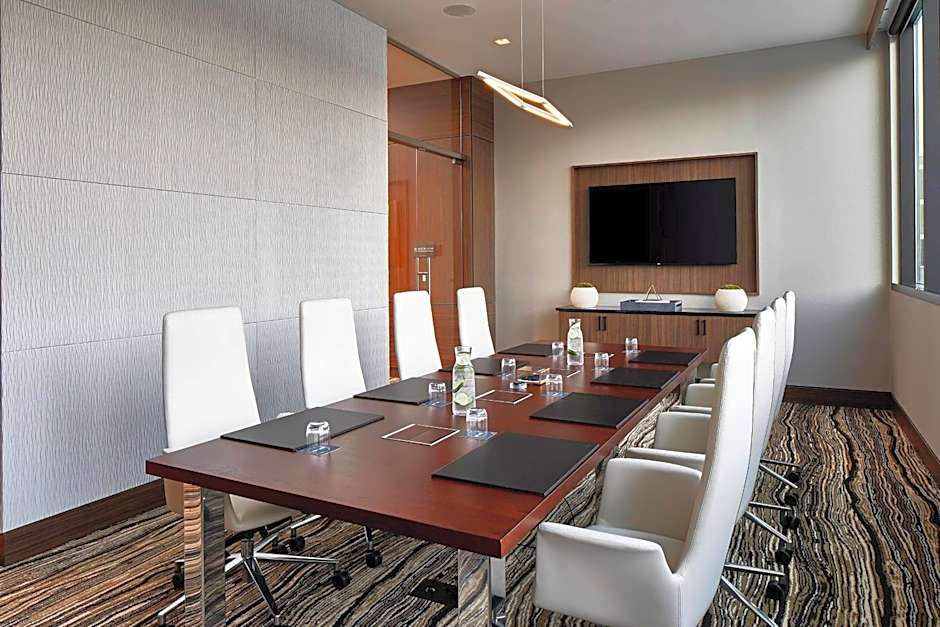 AC Hotel by Marriott Cleveland Beachwood