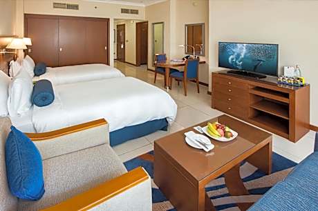 City View Studio with Kitchenette – Twin Beds