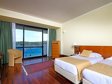 Prestige Double Room with Balcony and Lake View