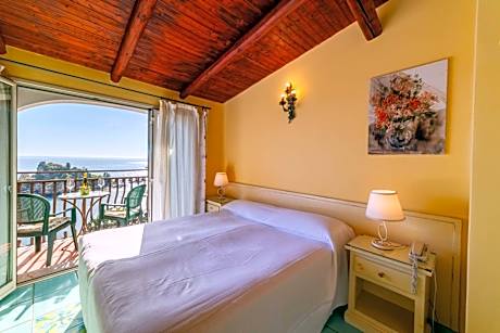 Queen Room with Sea View