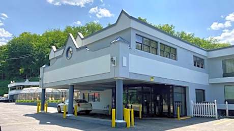 Days Inn by Wyndham Pittsburgh