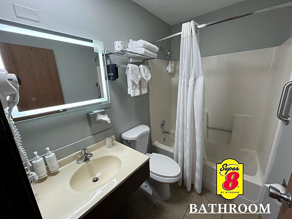 Super 8 by Wyndham Emporia