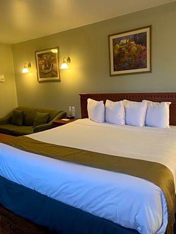 King Room with Spa Bath