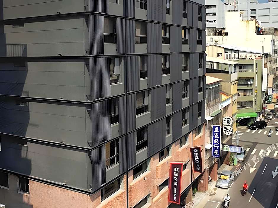 Reddot Hotel