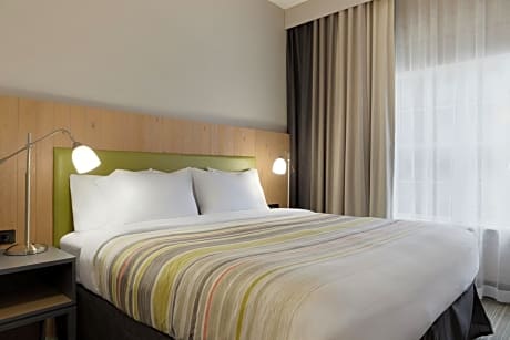 Country Inn & Suites by Radisson, Jackson, TN