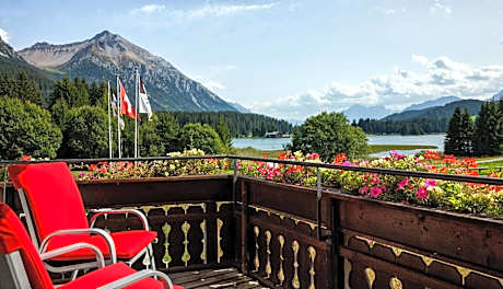 Suite with Lake View