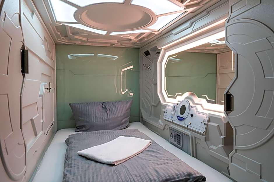 Space Night Capsule Hostel
