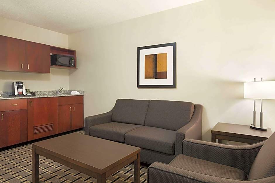 Ramada by Wyndham Edson