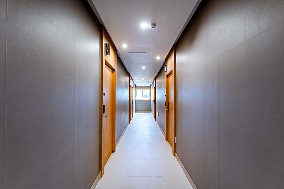 Changwon Palyongdong Hotel Leo