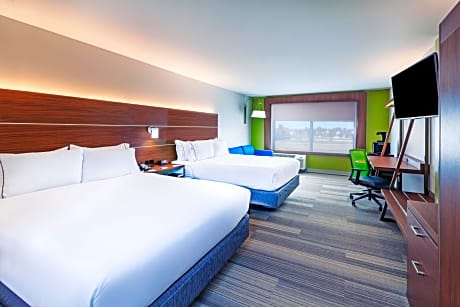 Queen Suite with Two Queen Beds - Communications Accessible
