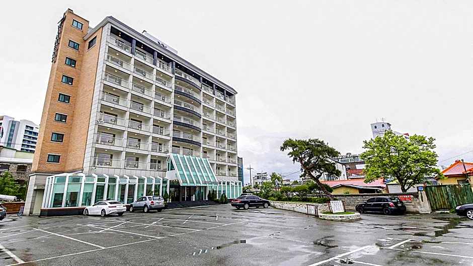 Winners Hotel
