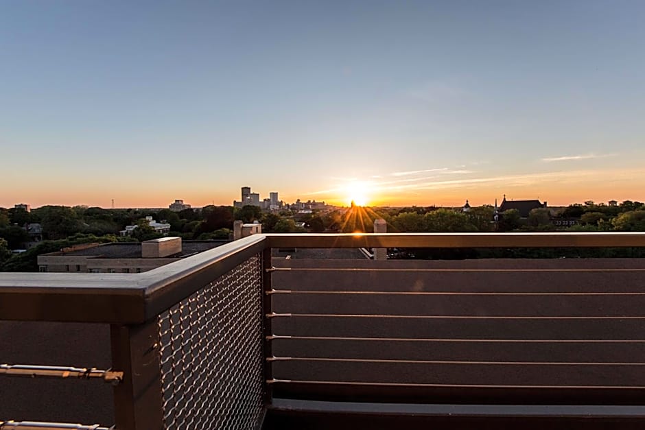 The Strathallan - A DoubleTree By Hilton