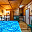 The Historic Leakey Inn