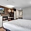 Days Inn & Suites by Wyndham Niagara Falls/Buffalo