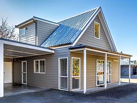 Three-bedroom Apartment Premium