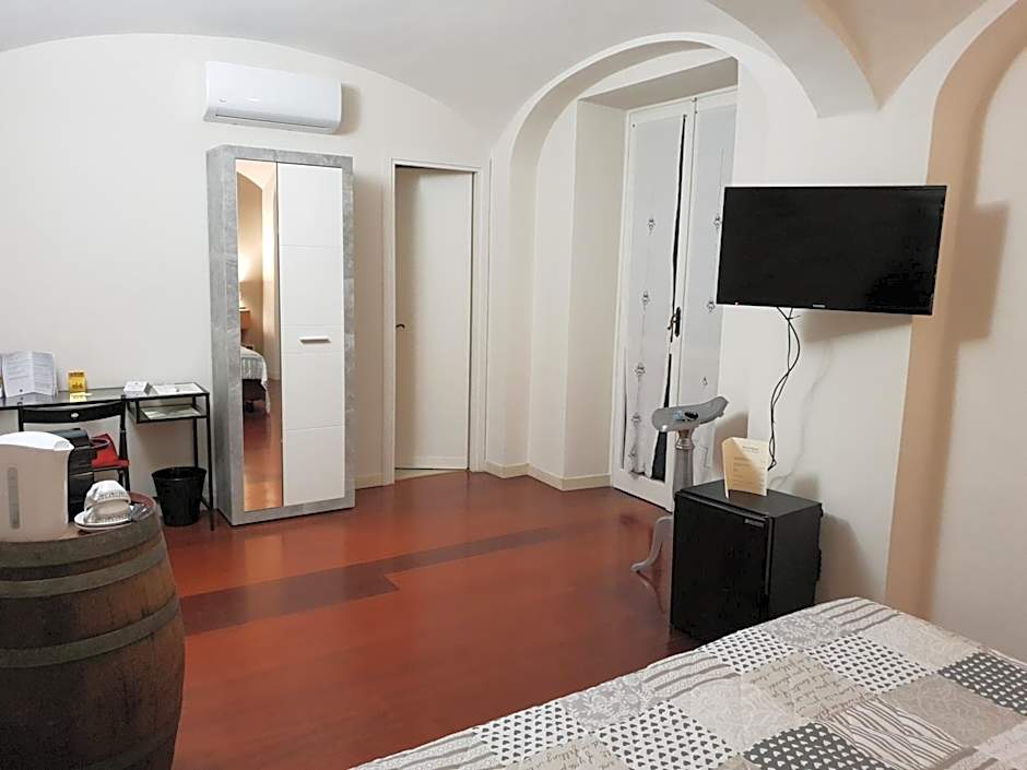 Photo 1 of 6 of 1 Double Bed or 2 Beds