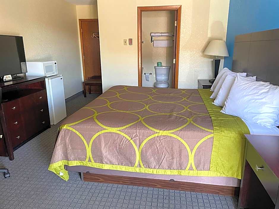 Amerivu Inn & Suites
