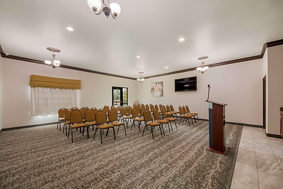 SureStay Plus Hotel by Best Western Near SeaWorld San Antonio