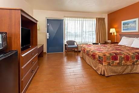 Queen Room - Non-Smoking