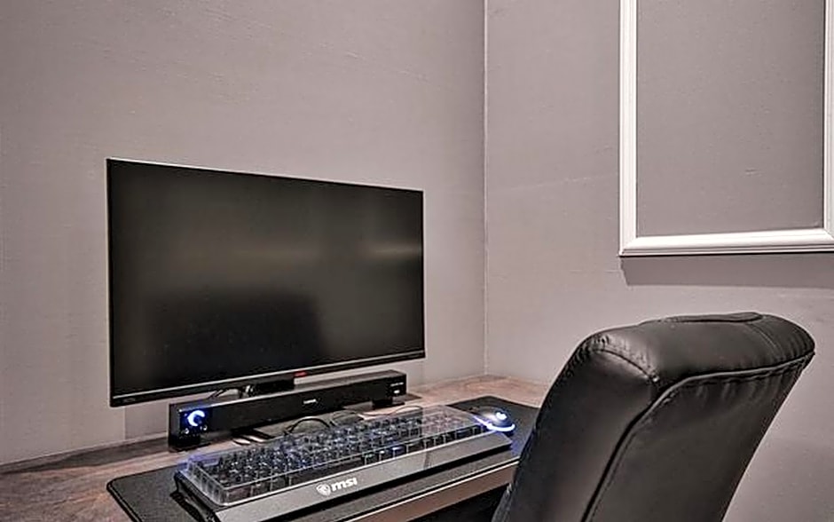 Hotel Hermes at Yongin Everland Station