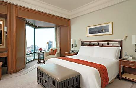 Grand Deluxe King Suite