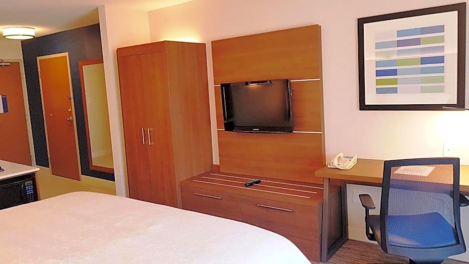 Holiday Inn Express and Suites Surrey By IHG