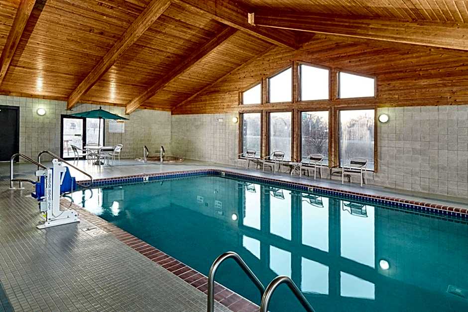 AmericInn by Wyndham Burlington