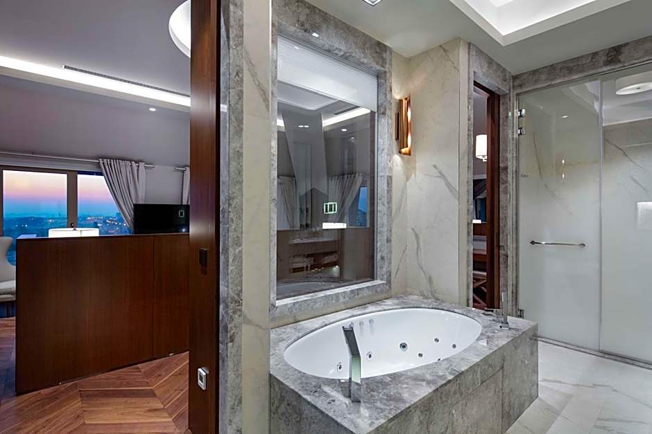 DoubleTree By Hilton Skopje