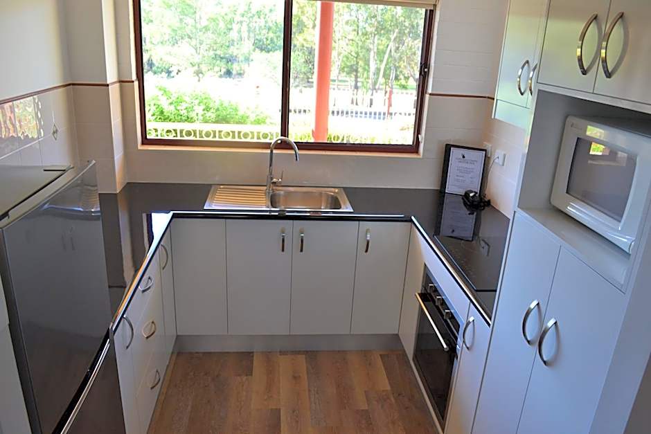 Cattlemans Country Motor Inn & Serviced Apartments