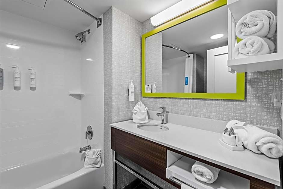 Hampton Inn By Hilton Columbus-North