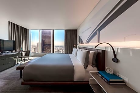 Premium King Room with City View