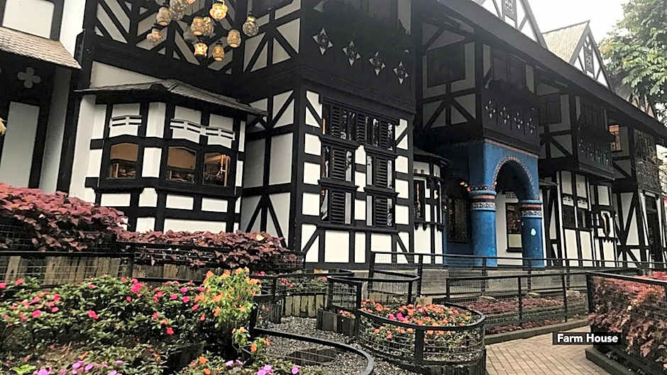 Puri Saras Family Garden Hotel Syariah