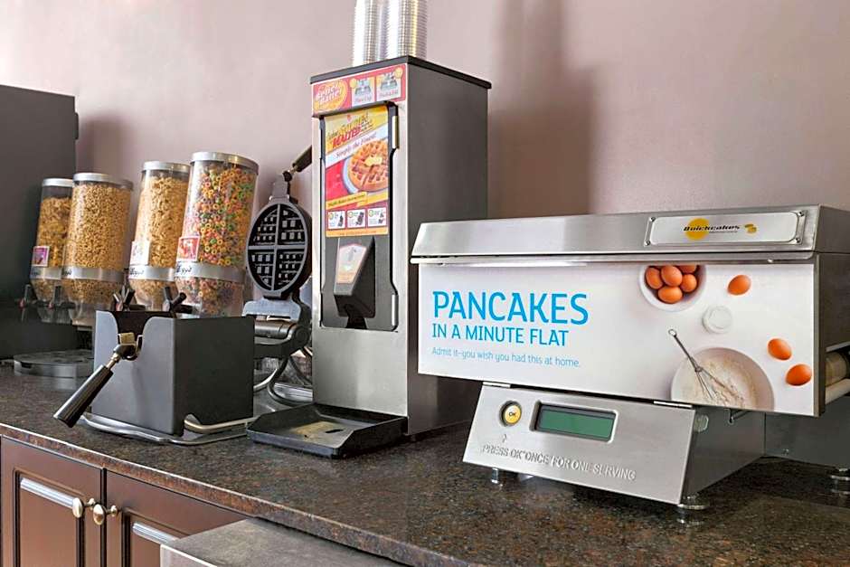 Travelodge by Wyndham Meadow Lake