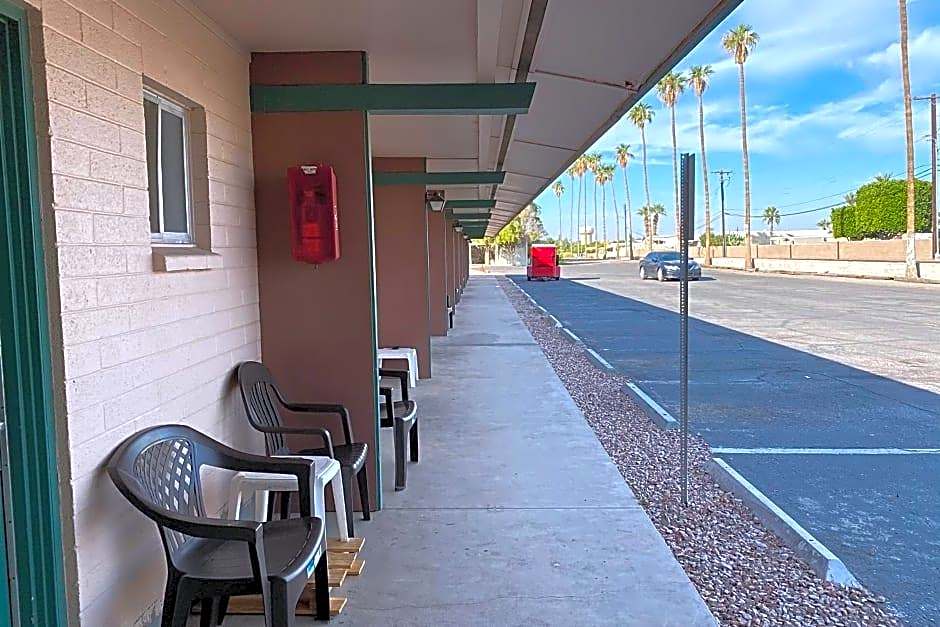 Desert Grove Inn and Suites