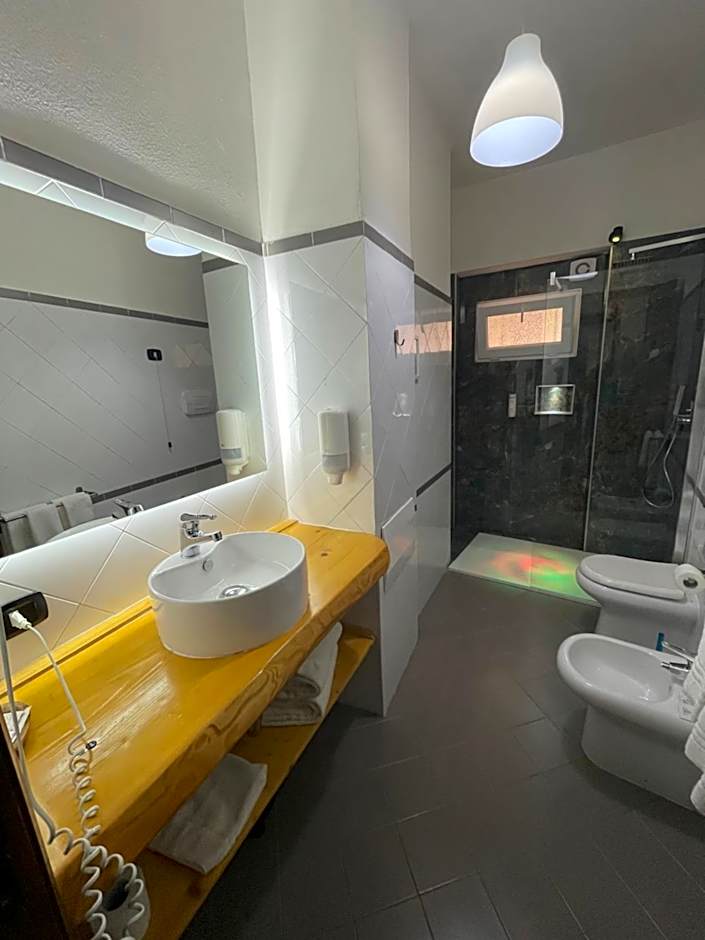 Dante Rooms