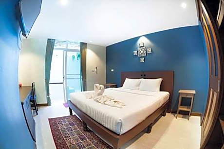 One-Bedroom Suite with Spa Bath