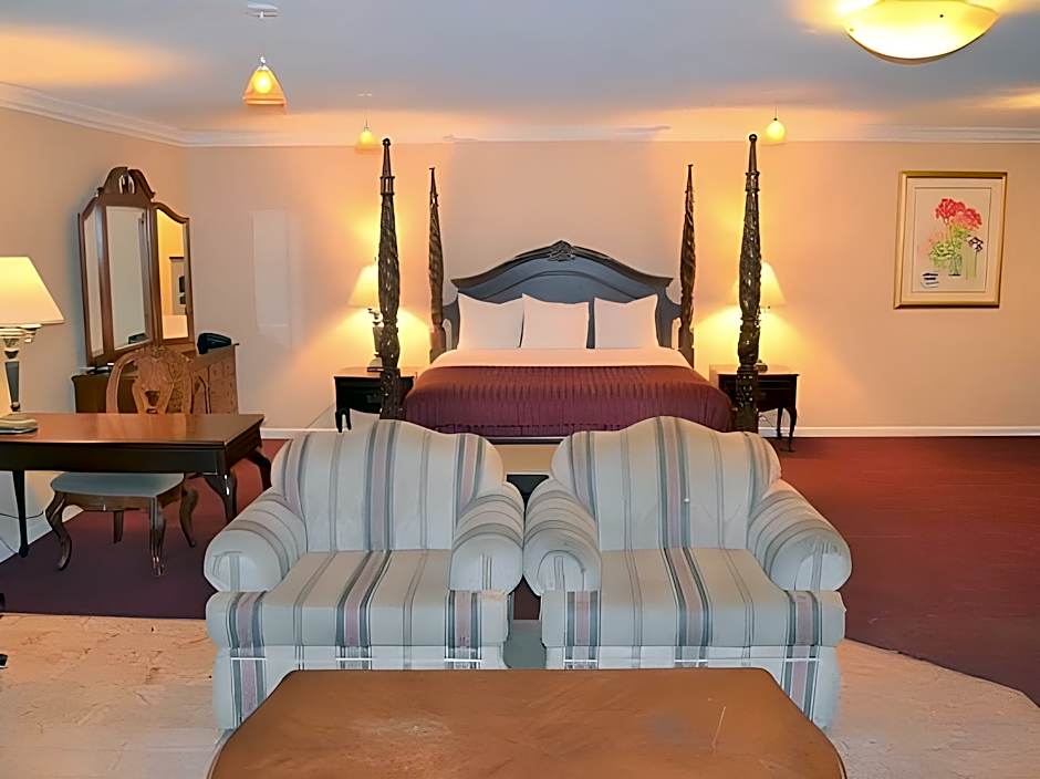 Merced Inn & Suites