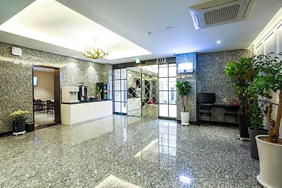 Jeonju Mari Hotel Park Store