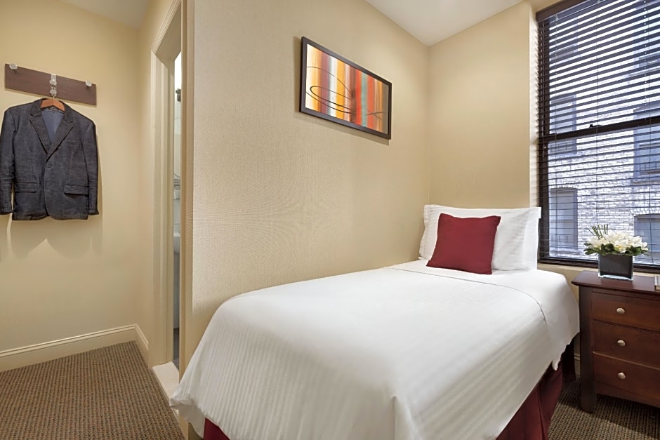 Washington Jefferson at Times Square