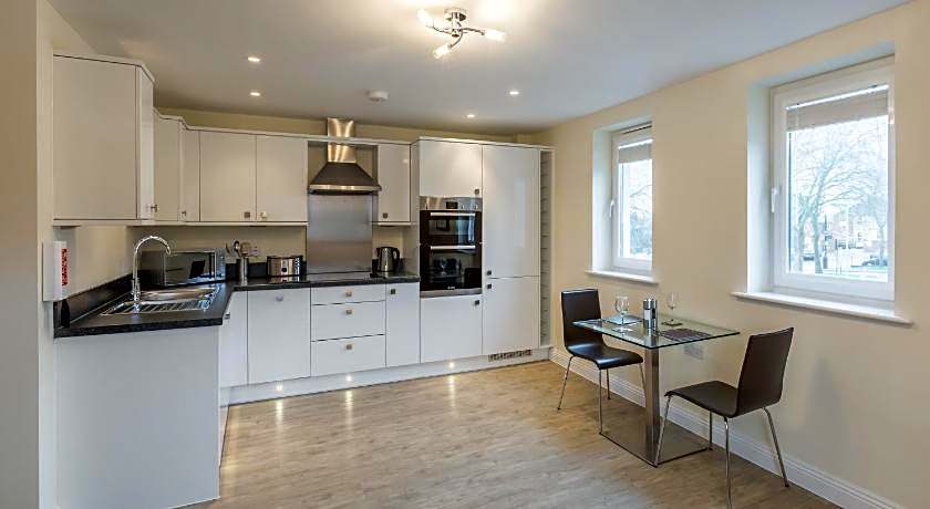 HOF - Central Point Apartments