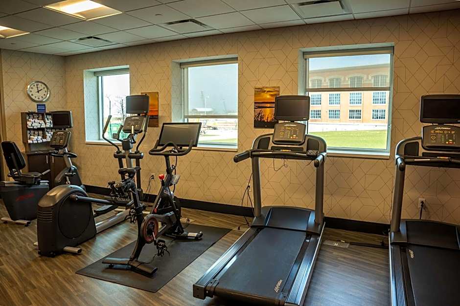 Hampton Inn By Hilton & Suites Erie/Bayfront, PA