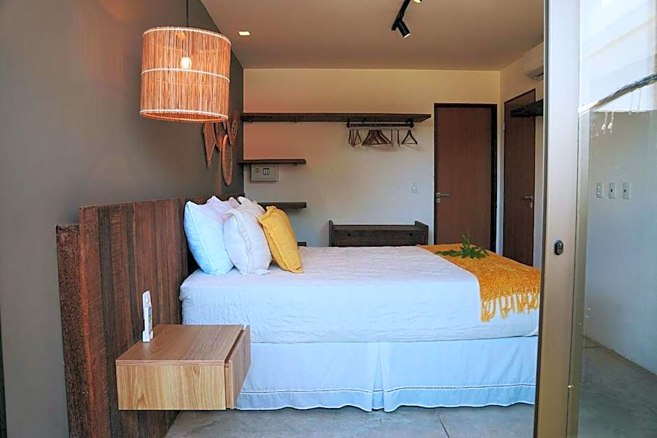 Casa com piscina aquecida, cozinheira, 30m do mar
