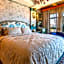 Hotel Moon