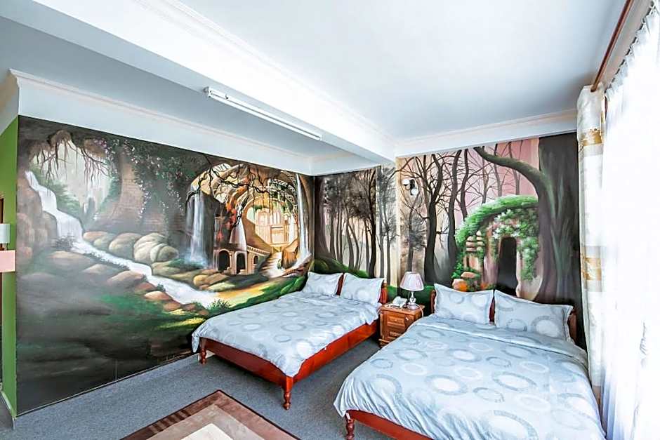 Ken's Backpackers Hotel