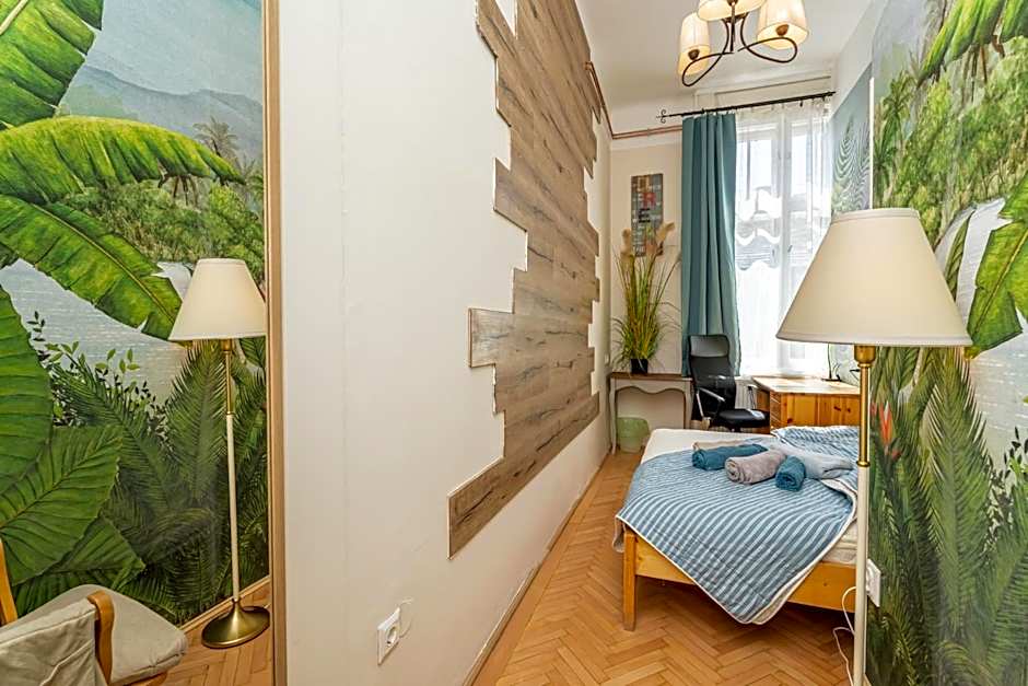 Acacia Private Rooms & Studios