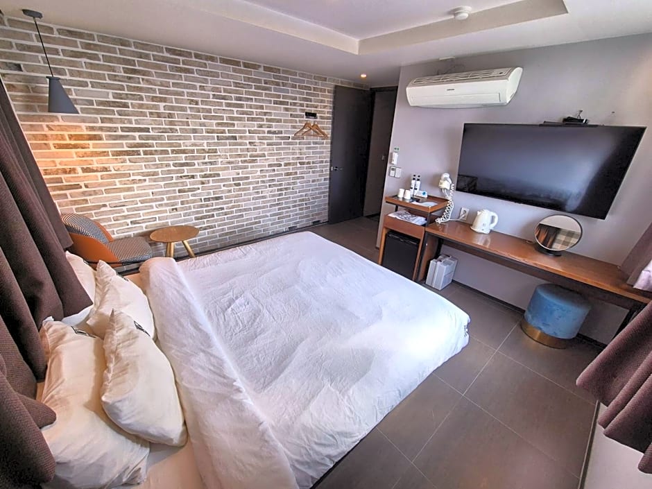 No. 25 Hotel Myeongji Oceanc City Business